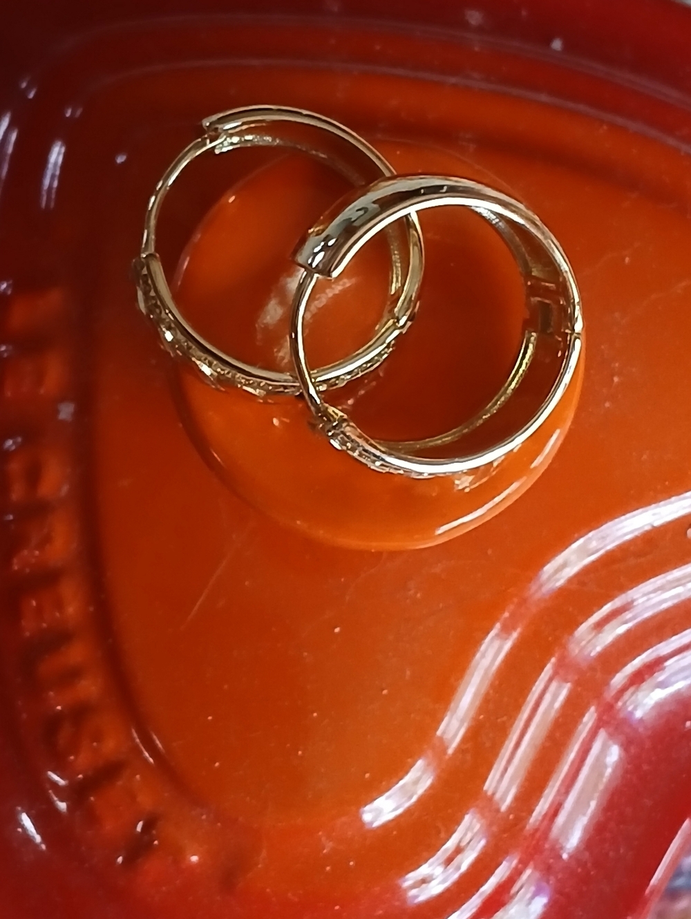 18 K Gold Filled Chevron Pattern Hoop Earrings - Picture 10 of 10